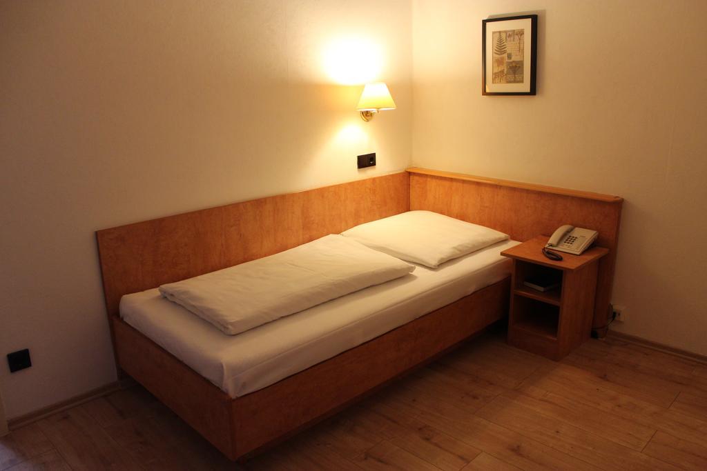 Hotel Gaya Bad Soden am Taunus Oda fotoğraf