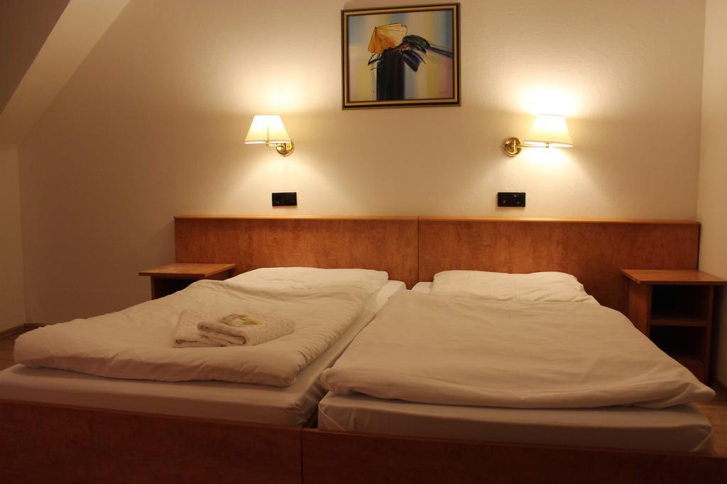 Hotel Gaya Bad Soden am Taunus Oda fotoğraf